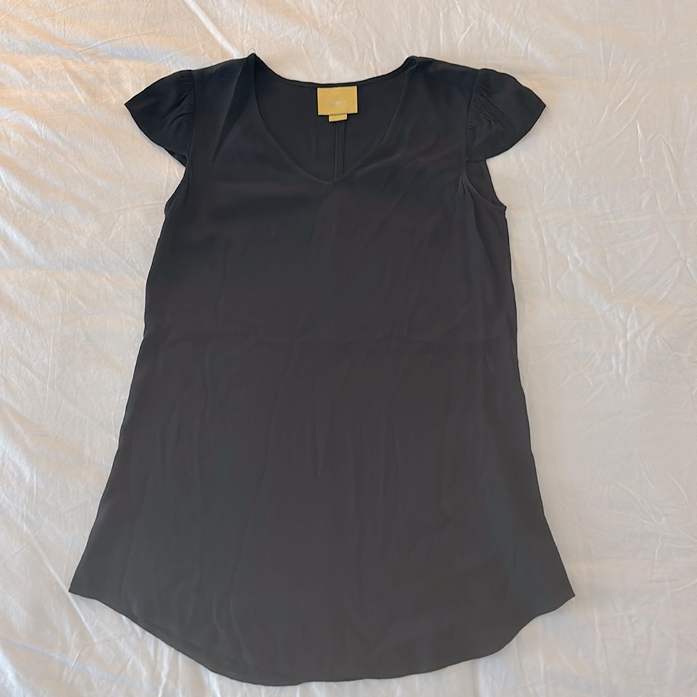 Cap sleeved loose fitting tunic top